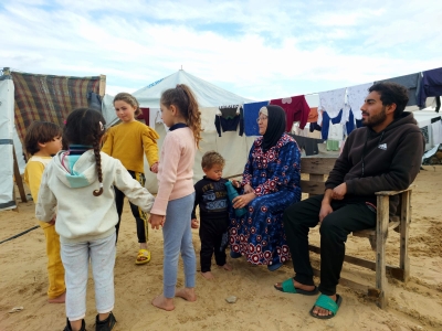 عندما تصبح النساء مصدر الأمل الوحيد لعائلاتهن 